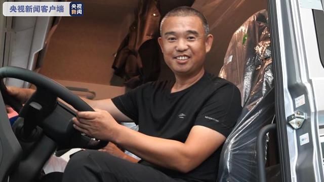  获赠|不让英雄流血又流泪！冒死开“火车”救险的他，获赠新车