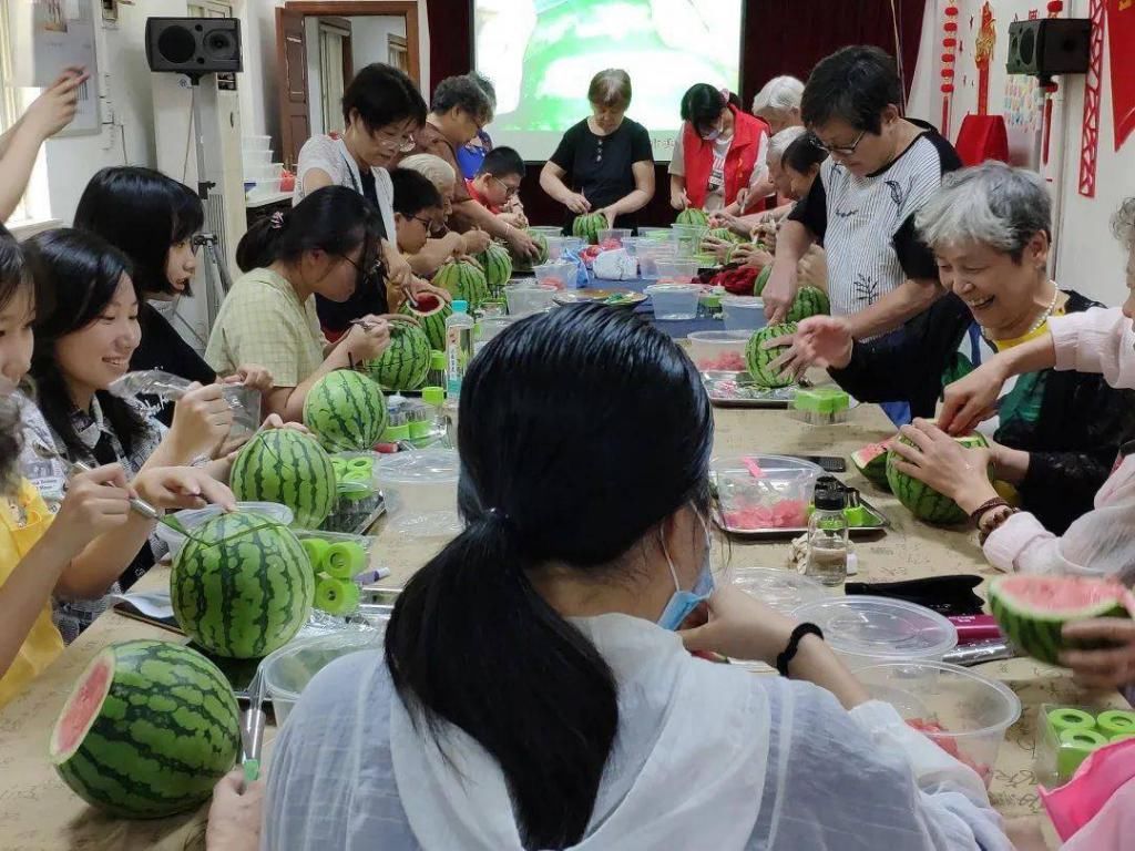  苏州|立秋节气的苏式“啃秋”活动