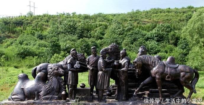 青铜器|三官甸子陵墓出土“诡异”青铜器,它的名字叫“蛇蛙马当卢”!