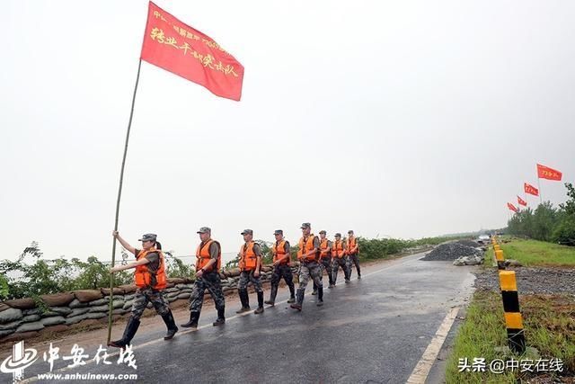  组队|转业干部组队重返一线抗洪