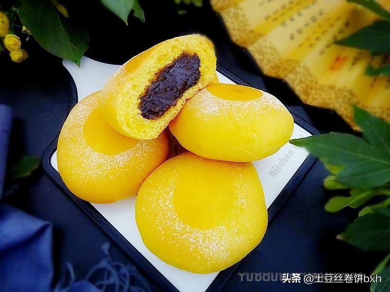 胡萝卜|秋天,爱吃饼这么做,材料丰富,暄松柔软,好吃又好看