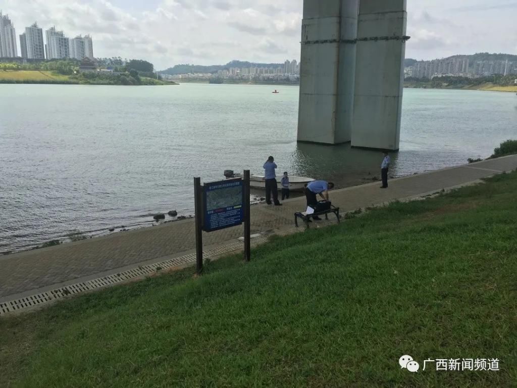  警方|痛心！女子将婴儿抛入江中，孩子被打捞上岸后已无生命体征！警方通报