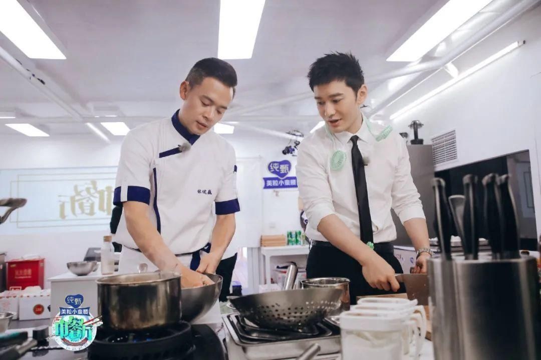  人馆|红人馆 | 杨超越和赵丽颖终于在《中餐厅》汇合了！本季最期待画面