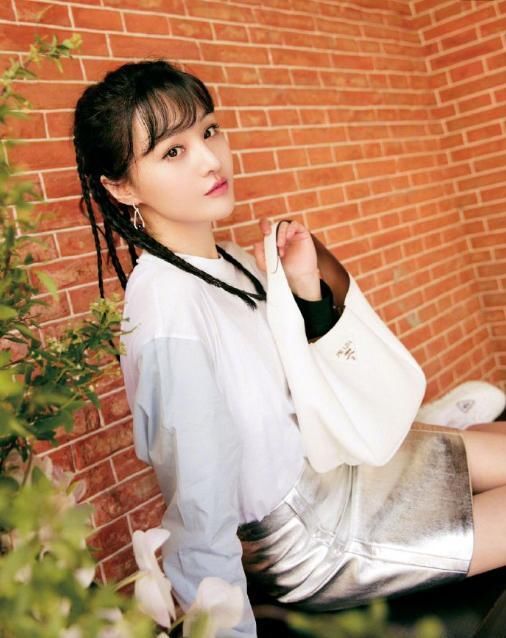  真的|郑爽录制新综艺手机掉湖里，看到第一秒反应：真的既心疼又好笑