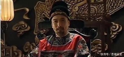 官员|官员回家奔丧,儿子说邻居借我们很多银两,官员将欠条全烧了!