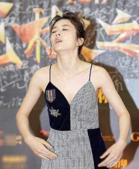  场景|综艺节目中有哪些场景会让你尴尬到脸酸而当事人还毫无察觉？