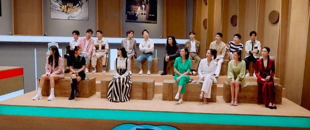  演员请就位|靠撕X和对骂登顶热搜，这新出的国产综艺太抓马了