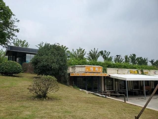  南京|秦淮河水位吃紧 谁把餐厅酒吧建在大坝“肚子”里？