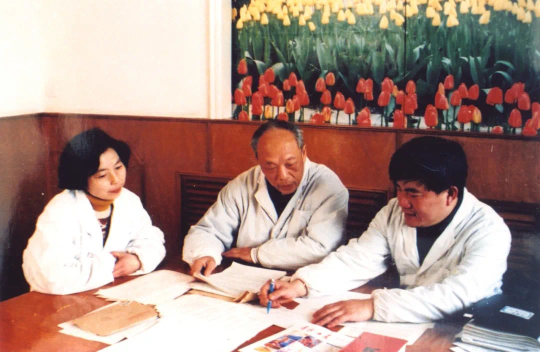 瑞金医院|百万奖金全捐！良医大师王振义：96岁坚持“开卷考试”，一辈子求索为患者