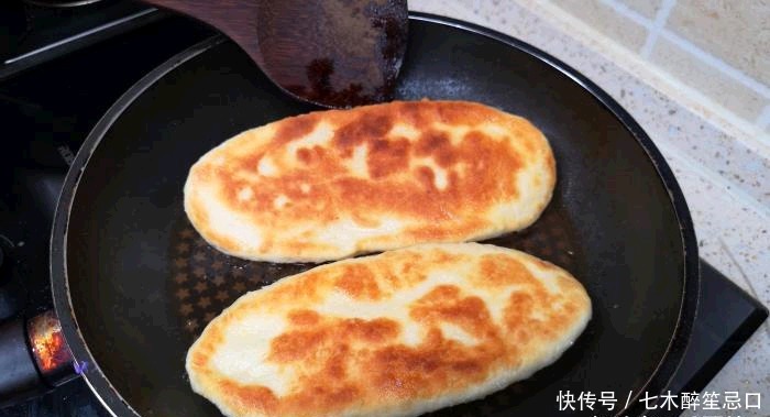  搅拌|宅家大半月，全家都馋这道面食，三天两头喊我做，一袋面粉见底了