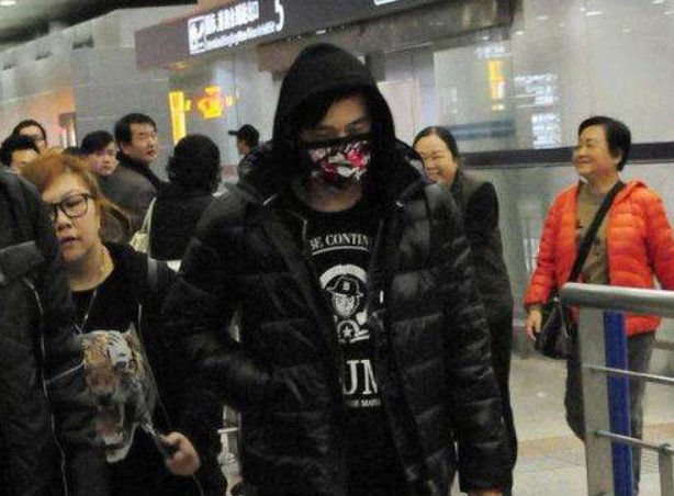  何炅|当年录《快本》挨饿还没人理，后来靠歌曲扬名全国，何炅都请不起