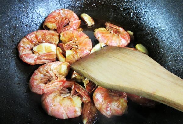 不新鲜|虾背里的黑线很脏吗?能不能吃?营养师告诉你吃虾的这个事项