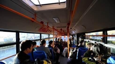 做法|5岁女孩被孕妇强制让座，宝妈做法很给力，网友：怼得好