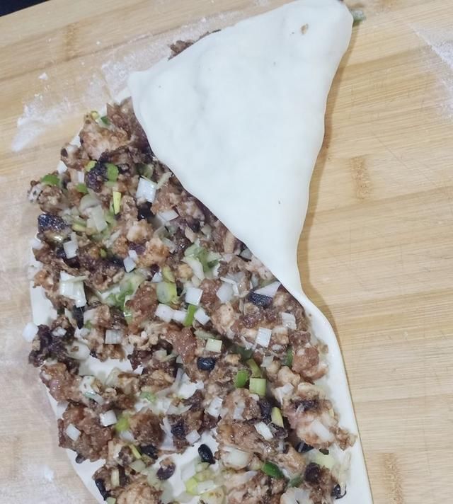 在家|教你在家烙肉饼,皮酥肉嫩层又多