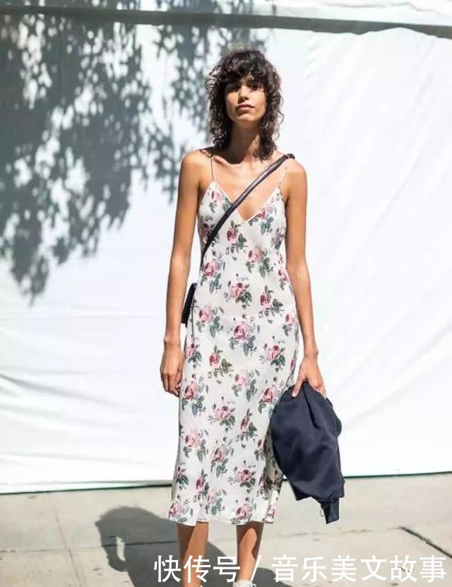 懒人|最近流行的“懒人裙”,很适合三四十岁的女人,照着穿减龄显高级