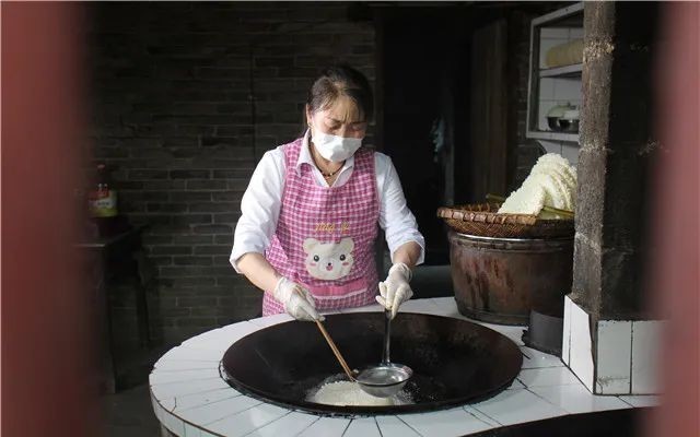 苗族人民|彭水米花的制作方法，在家就能做！