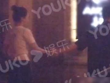  媒体拍到|董璇又有新恋情？和前夫同框一个照面都不打，抱着女儿离去