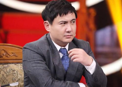  解围|别人用言语表达情商，华晨宇用行动证明人品，多次给关晓彤解围