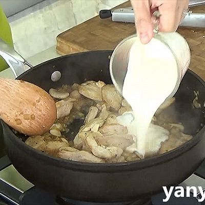 奶油|奶油鸡肉蘑菇意大利面