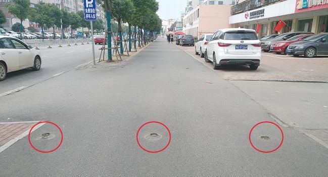 扎心|呼声！这些隔离柱断茬，扎鞋扎轮胎更扎心