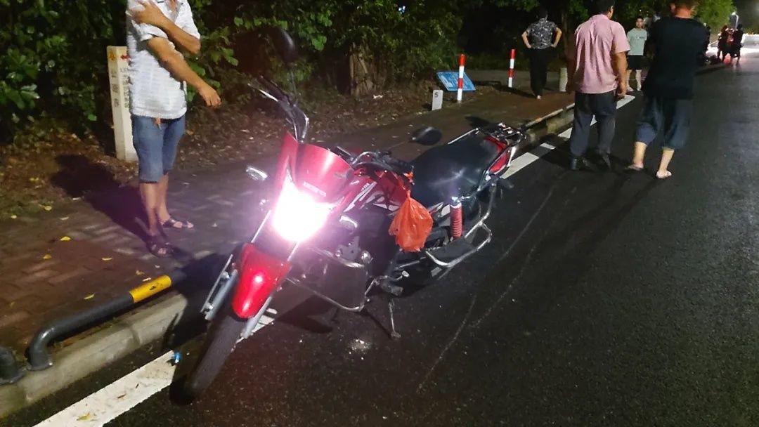  只顾|昨晚9名司机出来趁乱违法，以为交警只顾抗台风，大错特错！