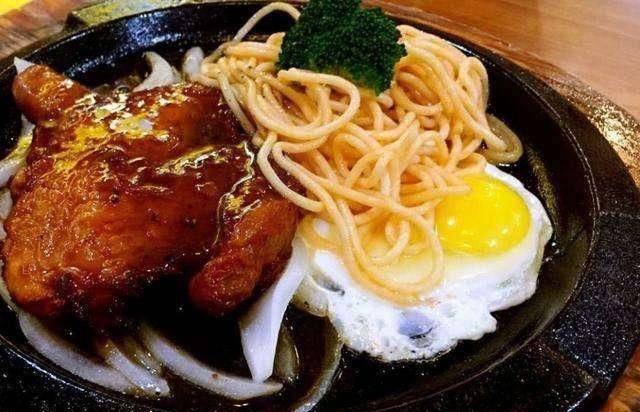  朋友|吃牛排，为何旁边放了半熟鸡蛋？不懂赶紧看，免得以后“出洋相”