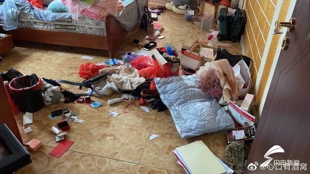  警方|江西：“两死一伤”在逃嫌犯逃亡中又杀驻村干部？警方未回应却将悬赏金额提升至30万