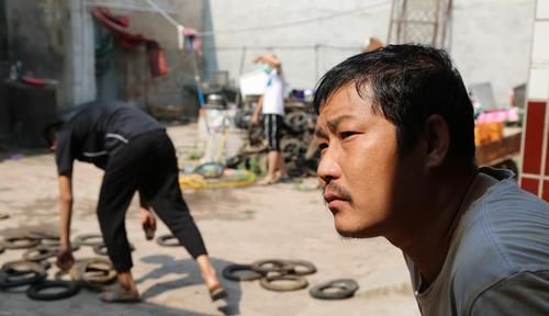  百万富翁|河北男子5年间从百万富翁到负债累累 母亲坟前他长跪不起