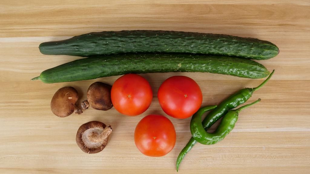  菜农|买黄瓜挑“弯的”还是“直的”，菜农不小心说漏嘴，以后别买错了