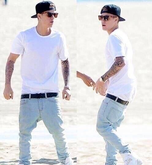 王一博|王一博穿双层裤子,一层裤腰挂在大腿根儿,要做中国贾斯汀比伯?