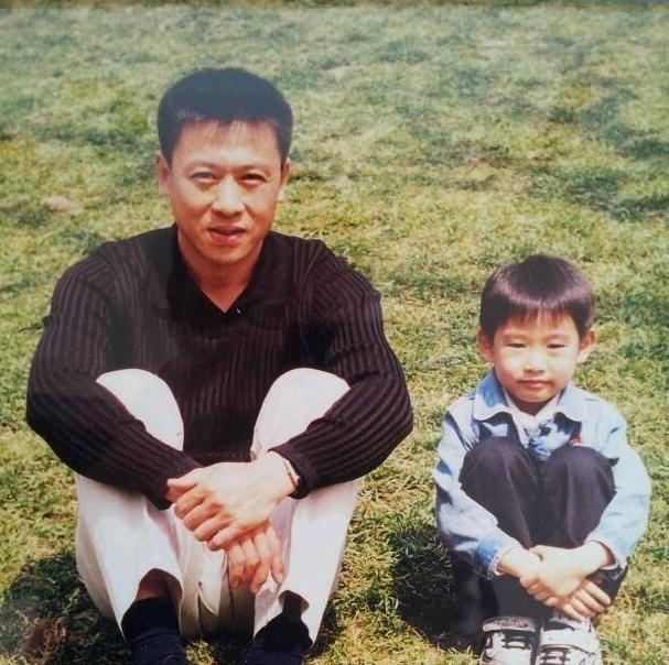  胡亚捷|胡亚捷与妻子3次离婚大战，为何不但没得逞反而还“割地赔款”？