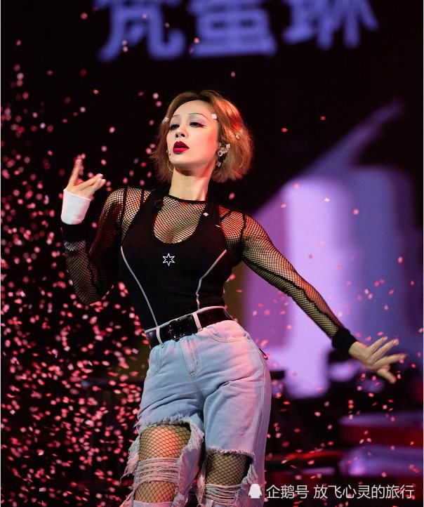  浪姐|《浪姐》孟佳进决赛，宁静组黄圣依遭淘汰，蓝盈莹主动“申请退赛”