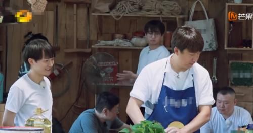  辣椒面饼|《向往4》黄磊用辣椒面做饼，看清无滤镜下照片，网友：不敢下口！