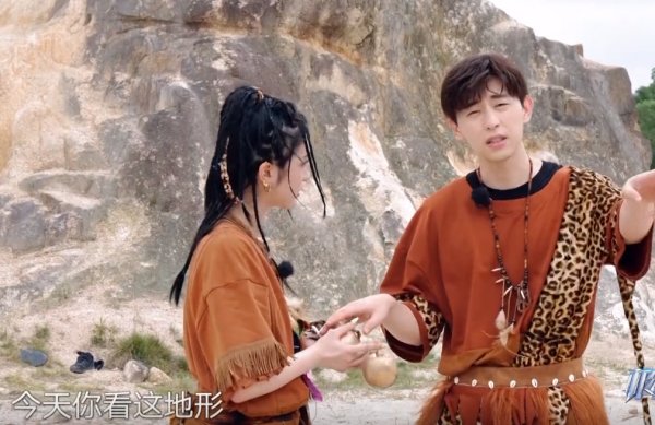  录制|赵小棠有多拽？录制《极限挑战》打太阳伞，人没晒黑，人设却黑了