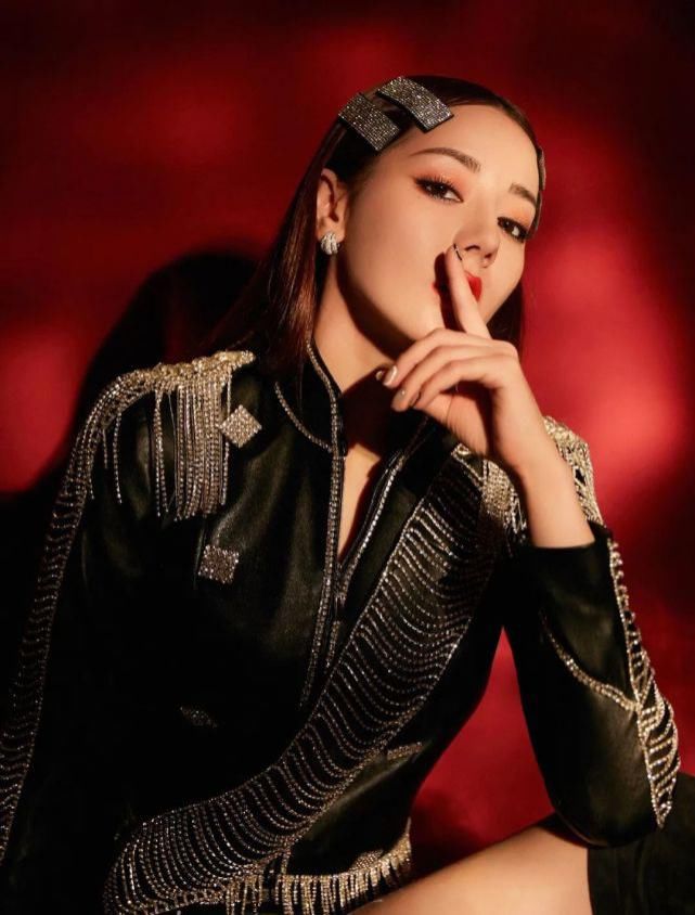  服装|关于流苏你知道多少？装点服装当配饰都好看，灵动精致的不得了