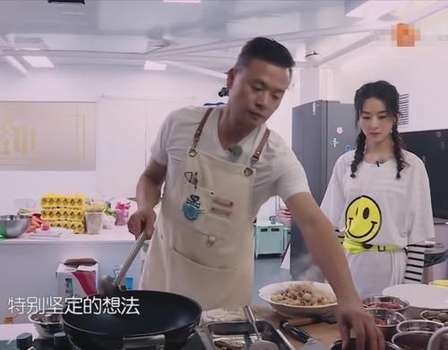  发愁|赵丽颖责任心太强，因菜单无规划独自发愁，焦虑到不想吃饭