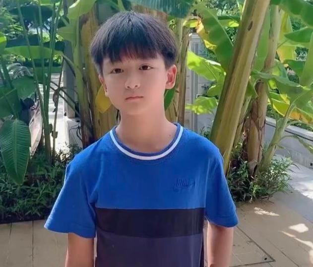  参加节目|昔日“跳水冠军”，晒出8岁儿子近照，爸爸基因遗传的一滴不剩