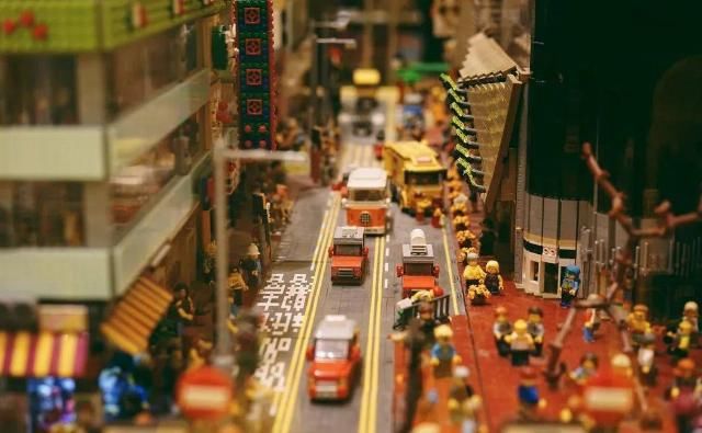 乐高|十岁自闭症男孩痴迷乐高，网友众筹50000+“零件”，打造全球最大泰坦尼克号：梦想不会创造奇迹，但追梦的人可以