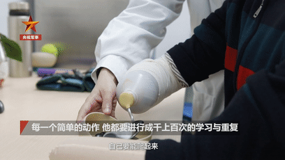 场上|在雷场上失去双手双眼的英雄,如今怎么样了?