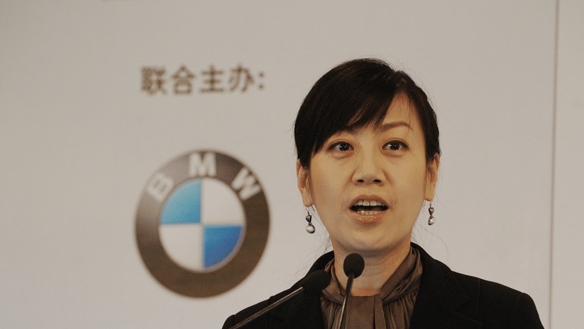 大学生|女大学生面试被暗示, 对方自称“宝马总监”, 宝马官方回应来了!