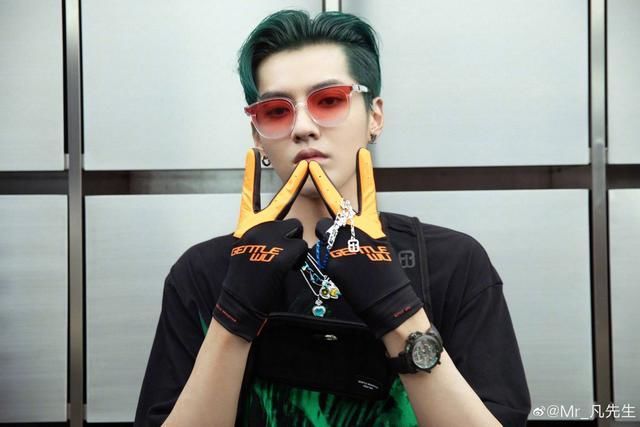  剪头|200723 吴亦凡剪头后续：亮眼绿发现身THE ROLLER限时空间