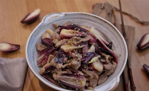 蔬菜|这野生蔬菜不打农药也没虫害,绿色健康、鲜嫩爽口,8月错过可就老了