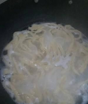  搞定|面条不用手擀了，试试这样做，刀一切手一拉就搞定，看一遍就学会