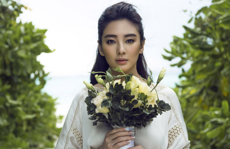  话筒|假唱实锤：吴昕放下话筒还能唱歌，张雨绮嗓音是有多大？