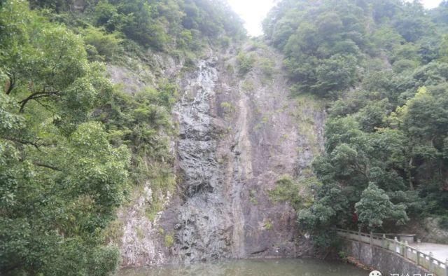  普济寺|“温岭第一瀑”就在这个A级景区村，特产山市小刀名气大