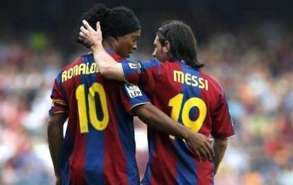 世界足坛|世界足坛现役第一人之争：马拉多纳选梅西，两任传奇主帅力挺C罗