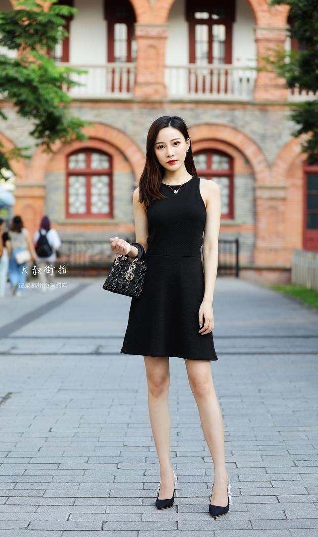  大叔|「大叔街拍」高温天就需要这种包包撑场了