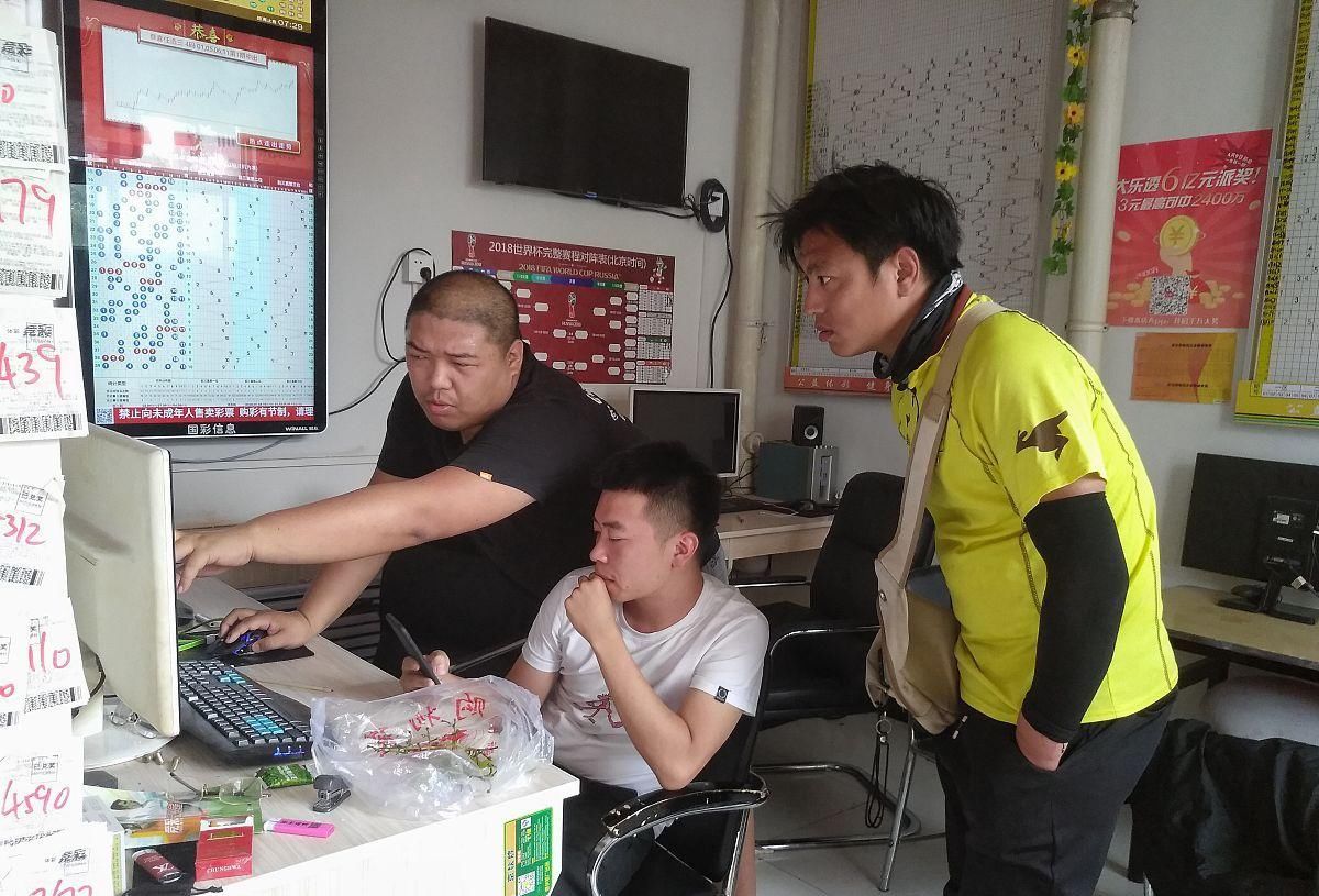 井喷|双色球又“喷”了!井喷27注头奖惹“争议”,这是一组怎样的奖号