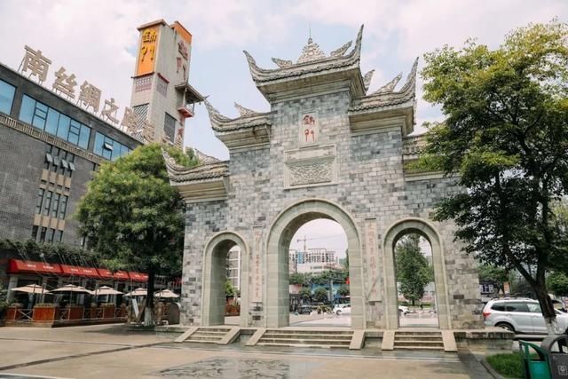 丝绸|“隐秘的角落”第二弹,你的家门口或许就隐藏着“诗与远方”