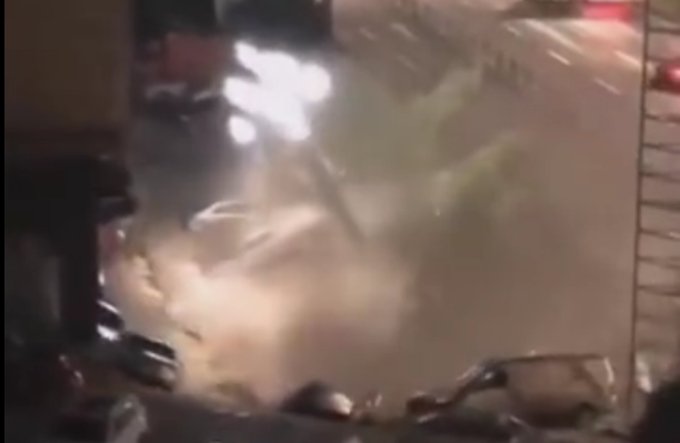  官方|四川宜宾发生路面塌陷，监控记录恐怖一幕，官方通报